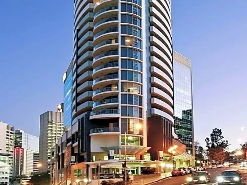 CLLIX Brisbane Central Apartments - Image 1
