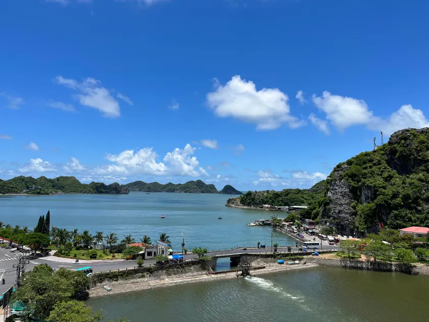 CAT BA ROSALIA HOTEL - Image 1