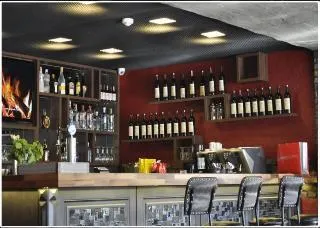 Shah Inn Hotel - Image 1