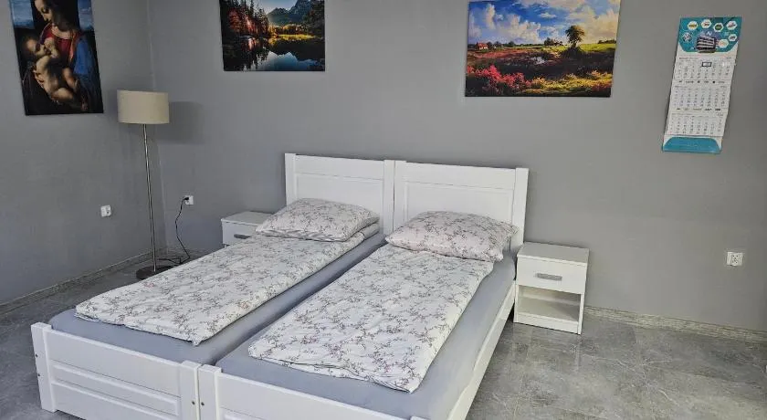 DAR-KAJ MIESZKANIE KARAŚ nr 8 - Image 1