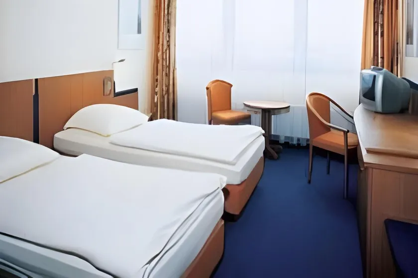 RTB-Hotel - Sportschule - Image 1