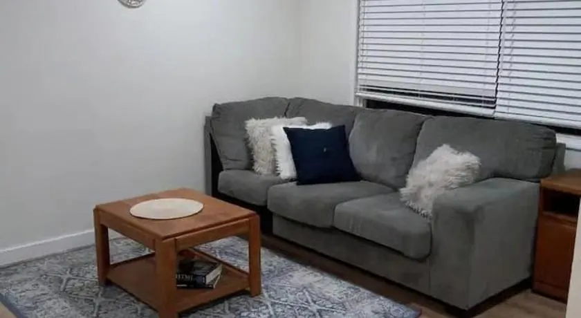 "Sage-3" Beautiful, comfortable 3 bedroom home in Rialto with AC and laundry - Image 1