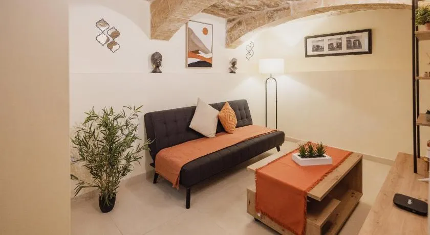 Stylish 1BR Townhouse near Valletta - Image 1