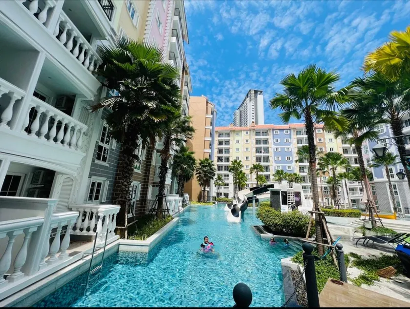 Luxury apartment in Jomtien beach - Image 1