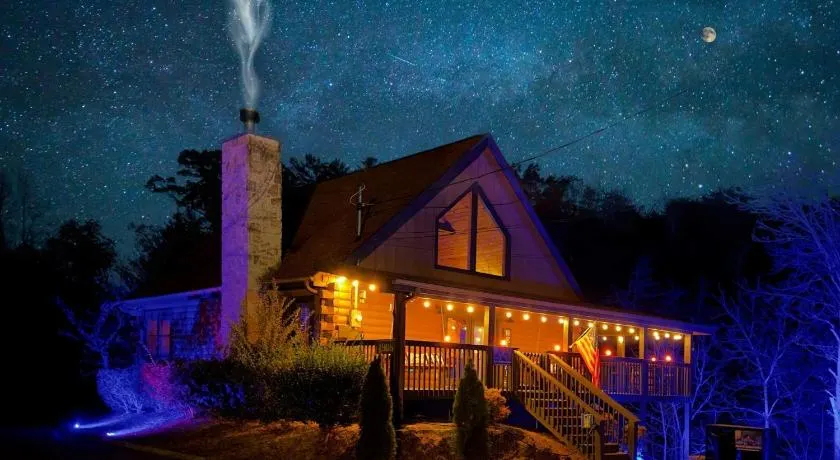 Ryes and Shine Bootlegger's Cabin! Hot Tub* Pool* Arcade* Billiards *EV * Pet Friendly - Image 1