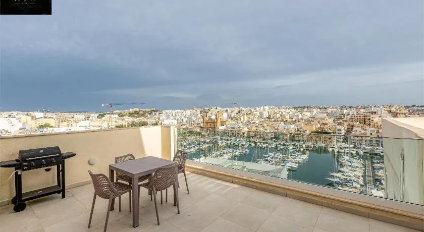 Stunning 2BR penthouse with harbour view & BBQ by 360 Estates - Image 1