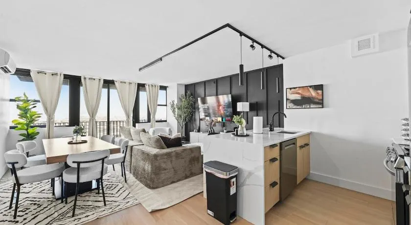 NYC Close Comfortable 2BR Apt for Groups 10 - Image 1