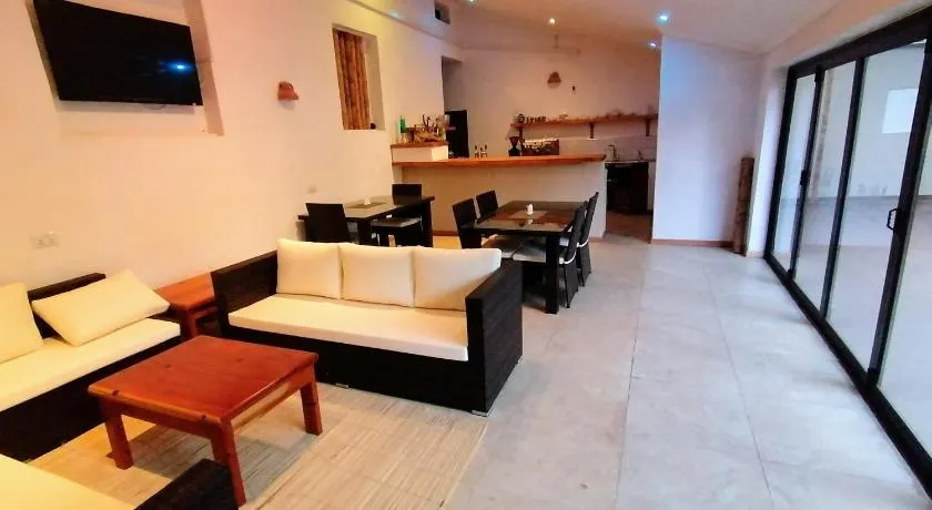 Villa 33 - Image 1