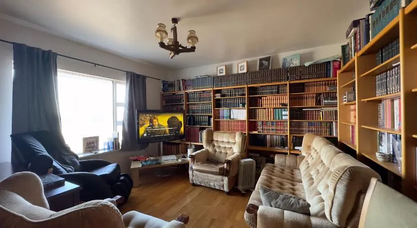 Fagrabrekka Guesthouse - Image 1