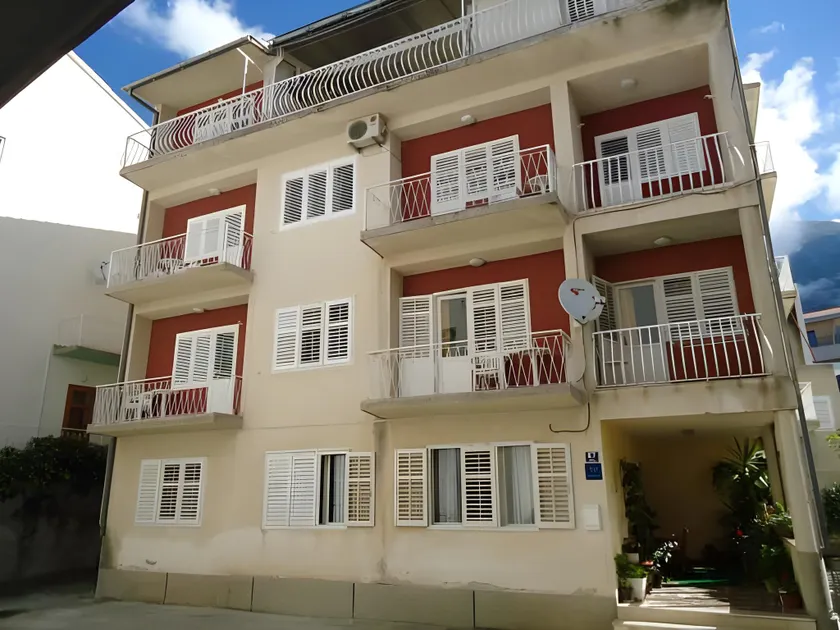 House Villa Roza - Image 1