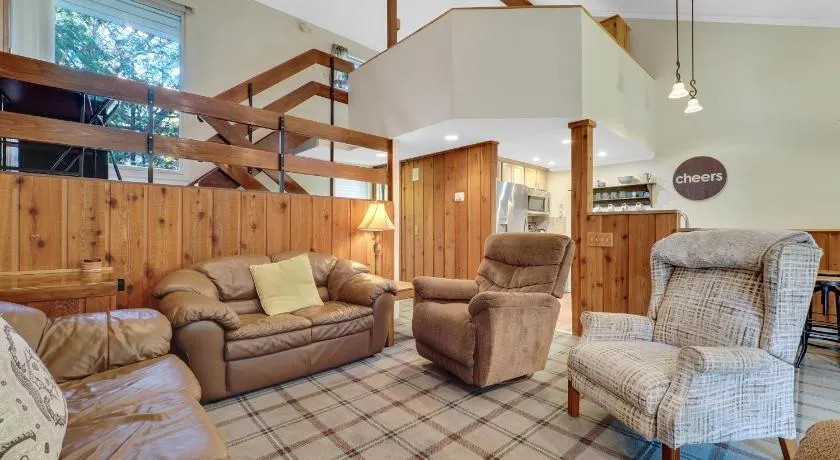 Harbor Springs Retreat - Image 1