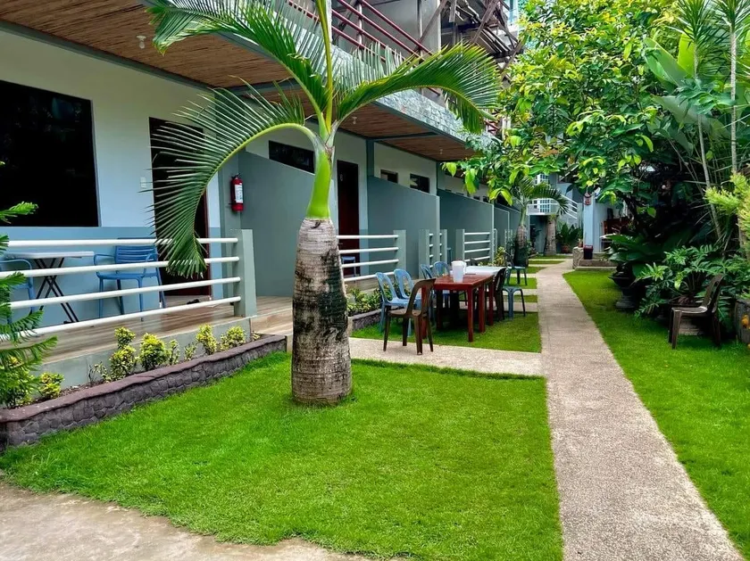 Alona Grove Tourist Inn - Image 1