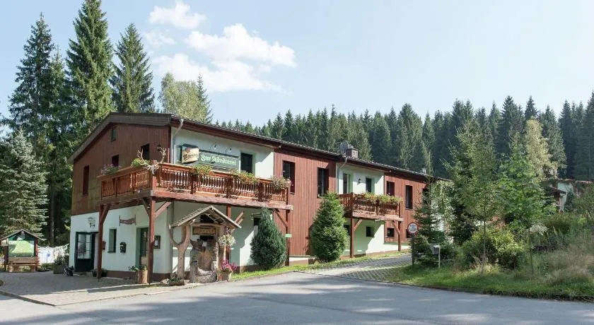 Retreat with Sauna, Hot Tub - Image 1