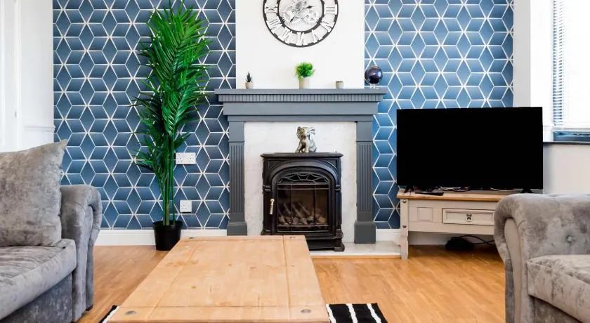 Modern and Spacious 4 Bedroom Home in Ipswich - Image 1