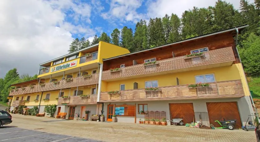Family room, shower, toilet, 2 bed rooms - Image 1