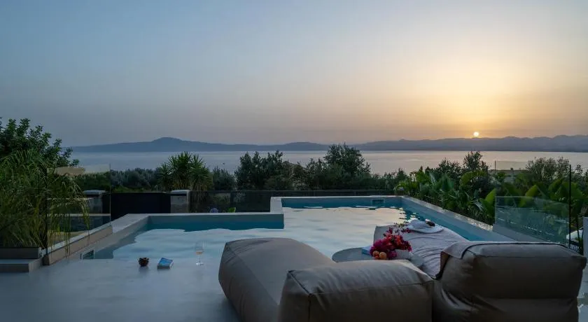 Morea Club West House Private Heated Pool - Image 1