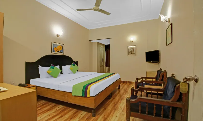 Treebo Mira Inn, Camac Street - Image 1