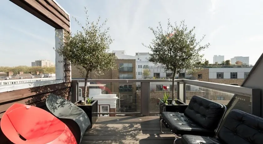 4-Bedroom House-Sleeps 15-Central London-Lift and Roof Terrace - Image 1