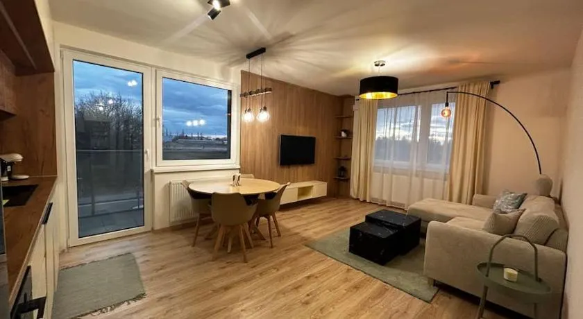 New 2 Bedroom apartment by the airport - FREE PARKING - Image 1