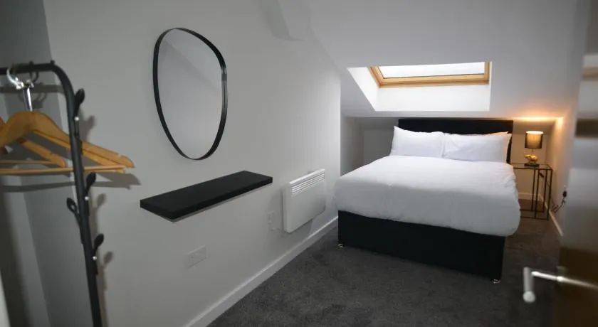 Walk to City Hotspots Liverpool 1BD Apartment - Image 1