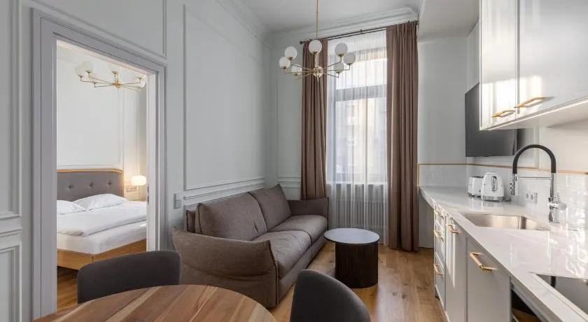 Roze Center Apartments - Image 1