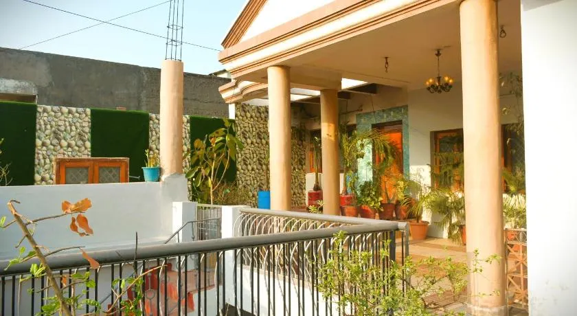 Malaiya Homestay - Grandeur Living Experience - Image 1