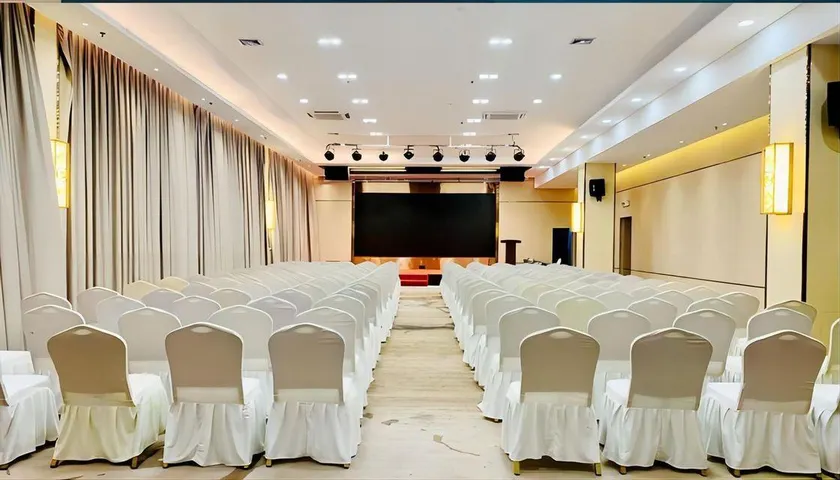 Zhongshan Uin Hotel - Image 1