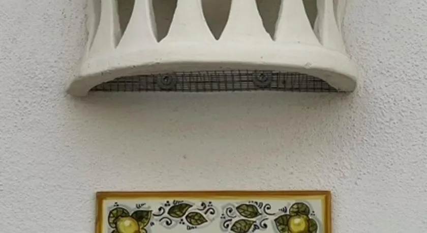 Lemon House - Image 1