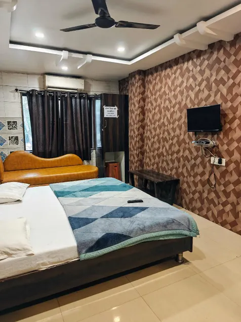 Hotel Shikhar Inn - Image 1