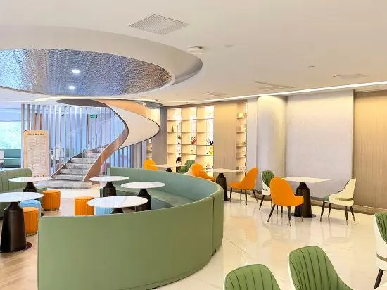 Bailu Hotspring Hotel - Image 1