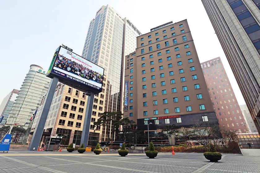 New Kukje Hotel - Image 1