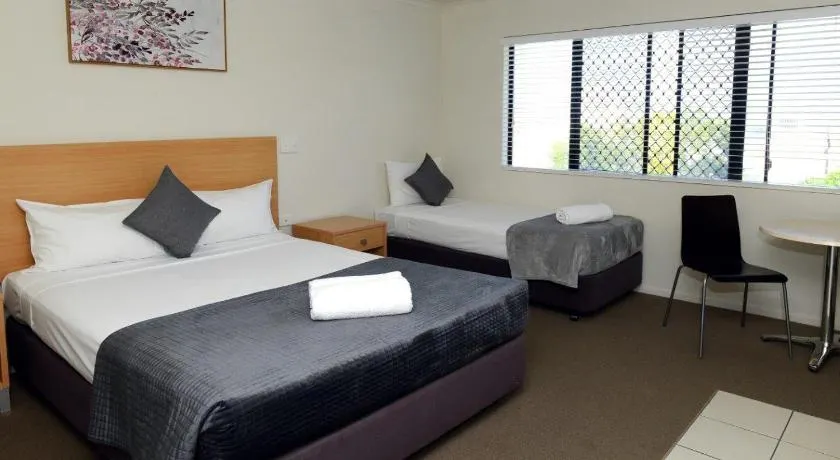 Summit Motel - Image 1