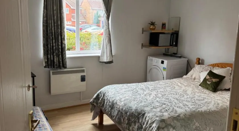 Spacious Tidy Room - Image 1