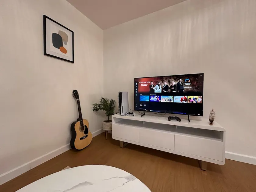Luxury 2 Bedroom City Flat - Image 1