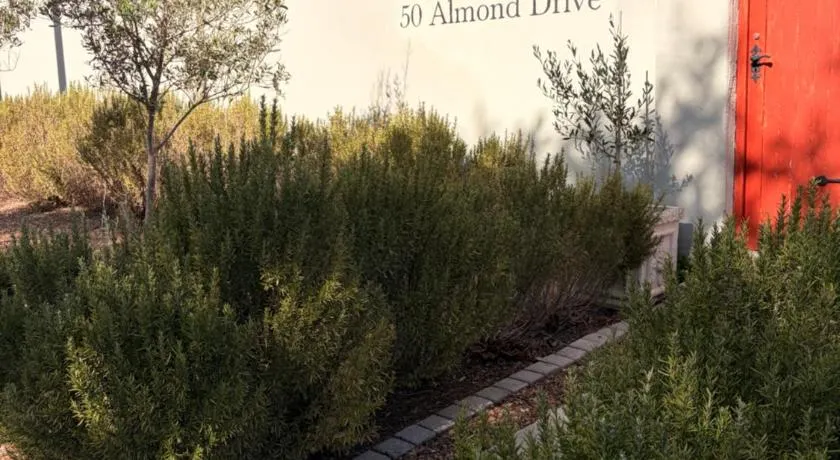 Almond Cottage Bed & Breakfast - Image 1