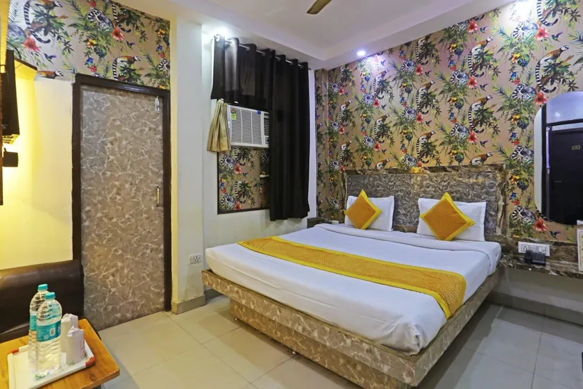 Hotel Radha Krishna - Image 1