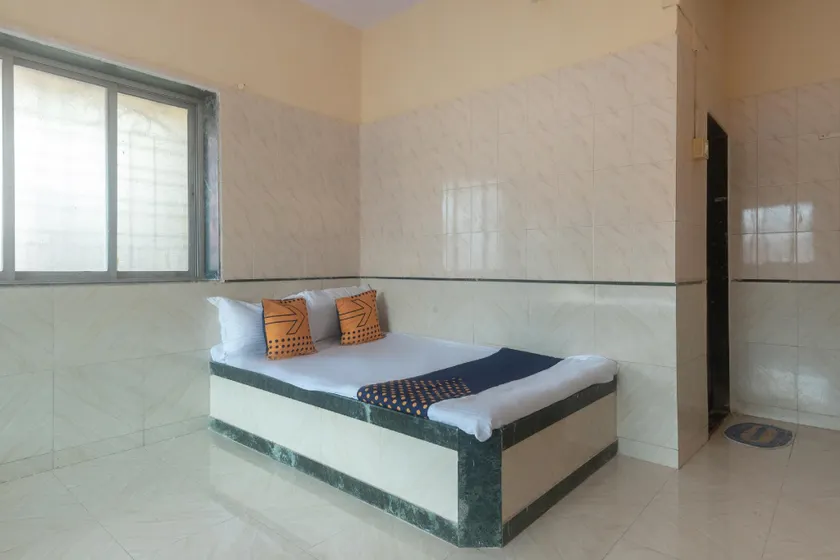 Hotel O Shaligram Bhakta Nivas Guest House - Image 1