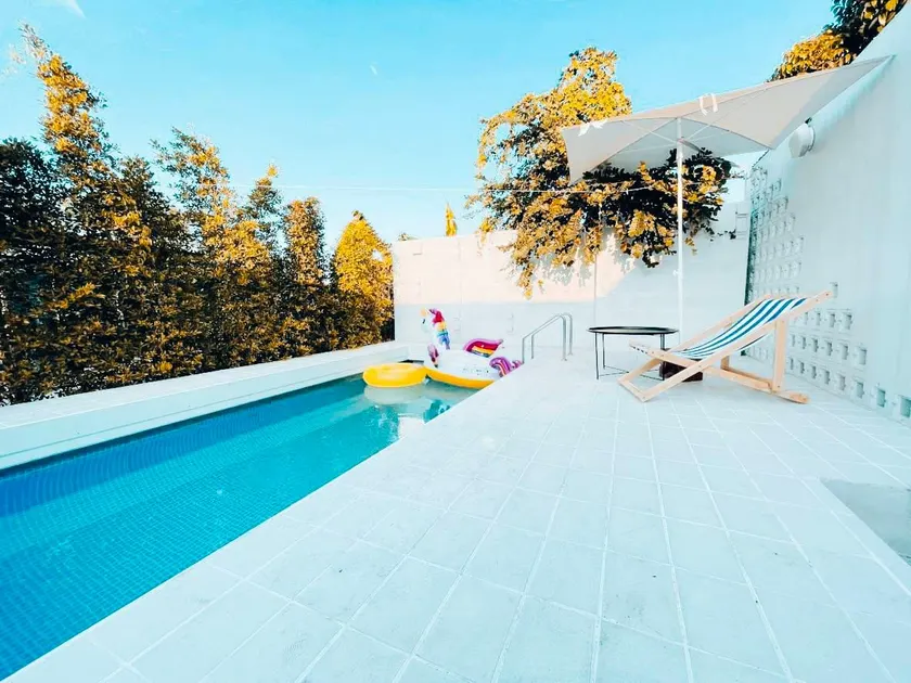 7 Class Pool Villa - Image 1