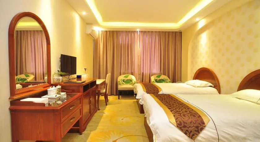 Bai Nian Sheng Shi Hotel - Image 1