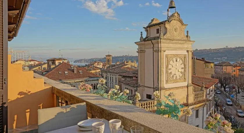 L'Orologio con balcone vista lago nel centro storico di Salò - Image 1