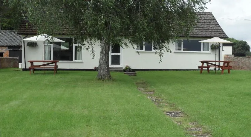 Bungalow in lovely setting.Ten minutes to Longleat - Image 1