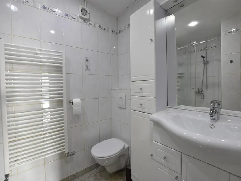 Apartamento luminoso com terraço no pequeno resort de férias perto da praia - Image 1