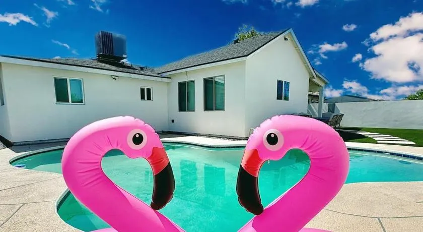 NEW PHX Pool Home With Deep End and Central Location - Image 1