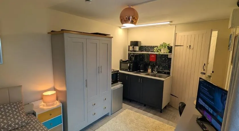 Private Studio Anex - Image 1