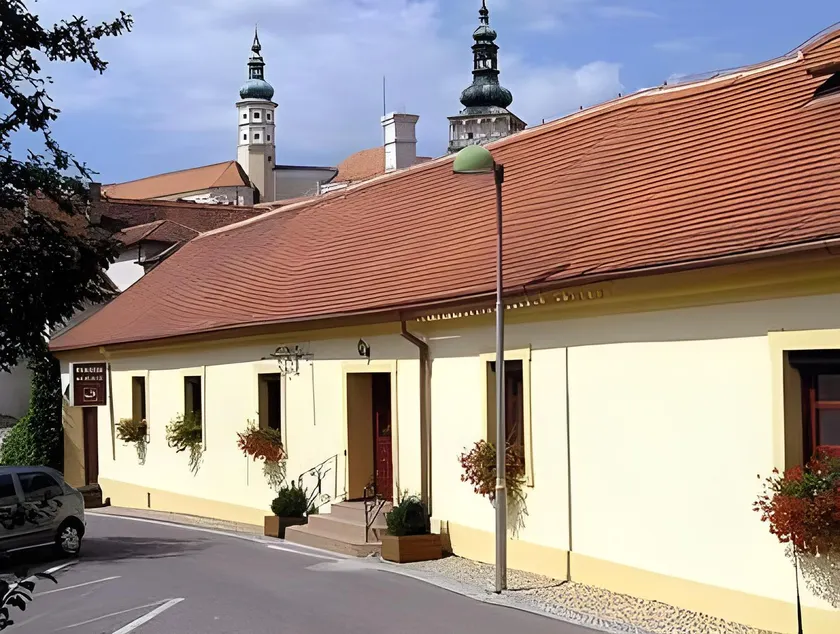 Penzion Moravia - free parking in the city center - Image 1