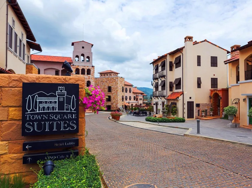 Toscana Valley Town Square Suites - Image 1