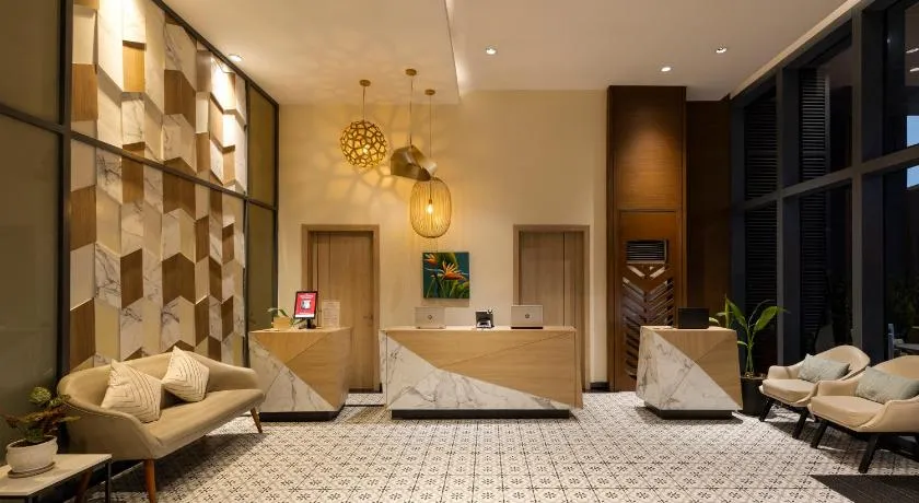 Summit Hotel Greenhills - Image 1