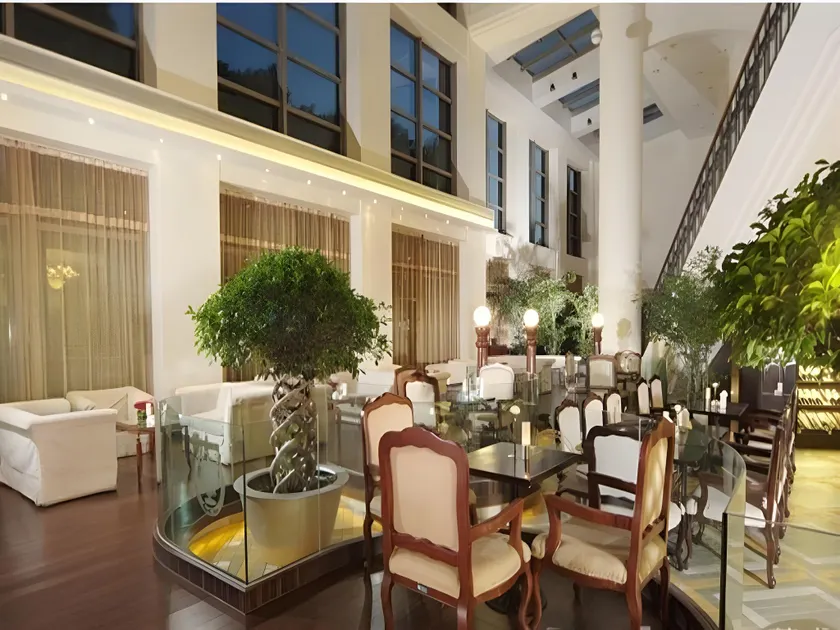 Radisson Hotel Shanghai JingAn - Image 1