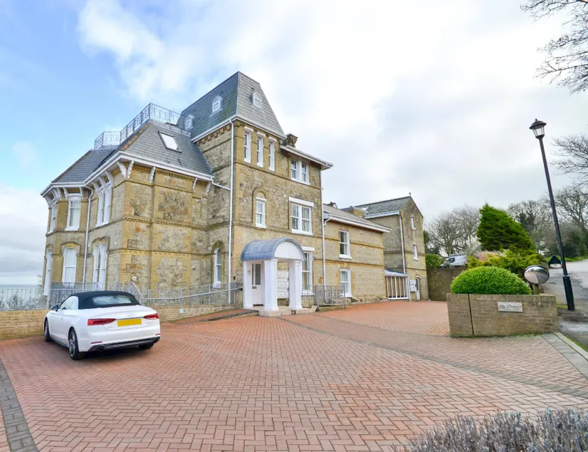 Shanklin Stunning Sea Views - Image 1