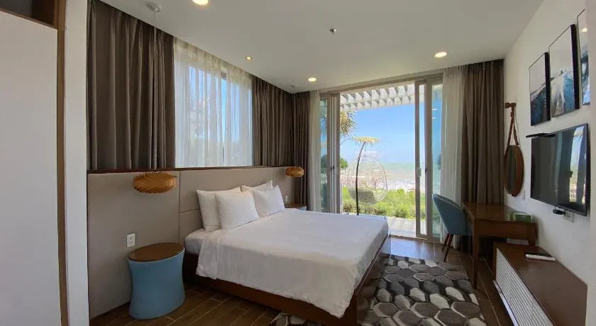 Oceanami Villas & Beach Club Long Hai at 1, 3, 4 Bedroom & 5, 6 Bedroom Beachfront private pool - Image 1